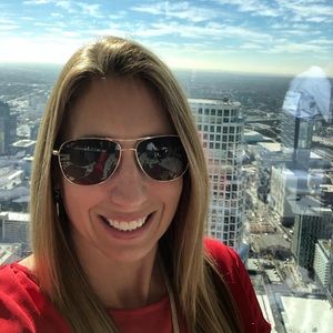 Meet your Posher, Lisa